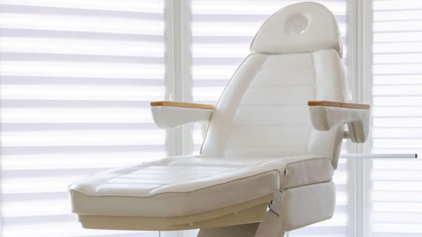 Leżanka gabinet dermatologiczny